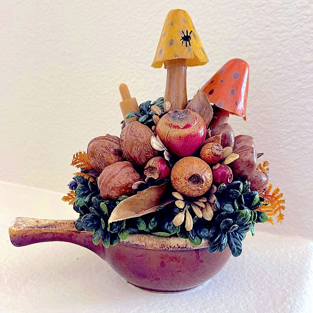 Vintage 1960s Hull USA Skillet Mushroom and Fruit Cottagecore
